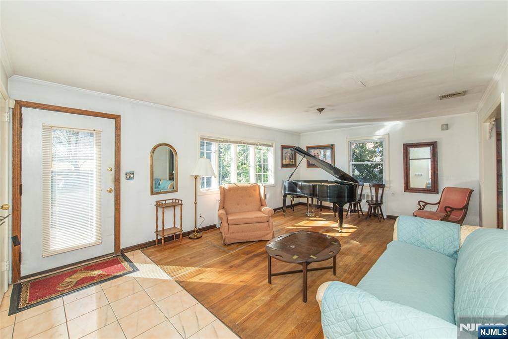 Hawthorne, NJ 07506,99 Fairview AVE
