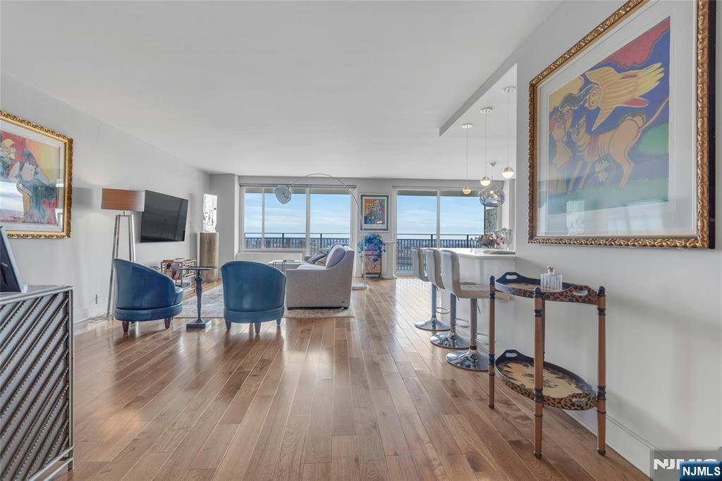 Fort Lee, NJ 07024,1530 Palisade AVE #30K