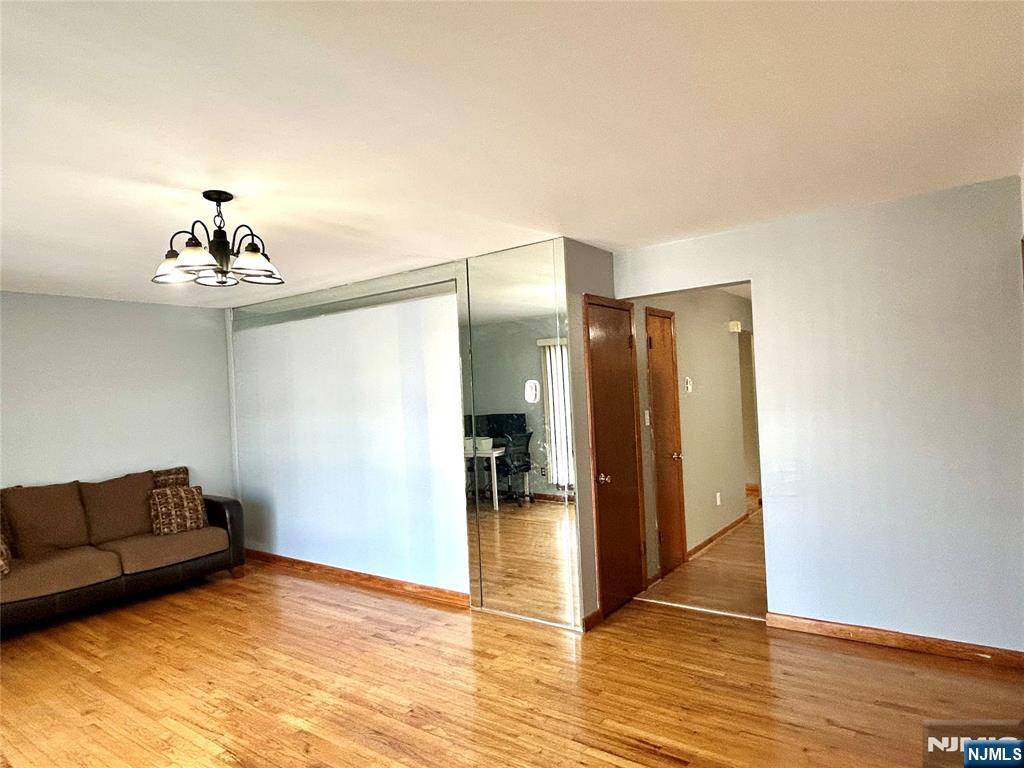 Belleville, NJ 07109,141 Overlook AVE #2