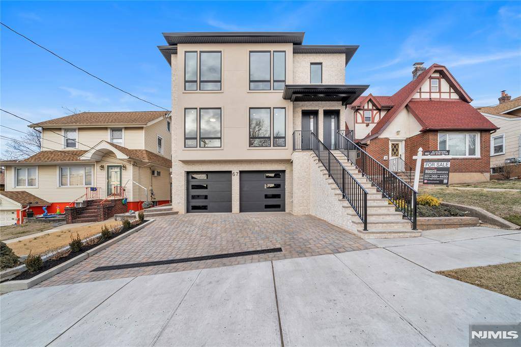 Palisades Park, NJ 07650,67 W Harwood TER