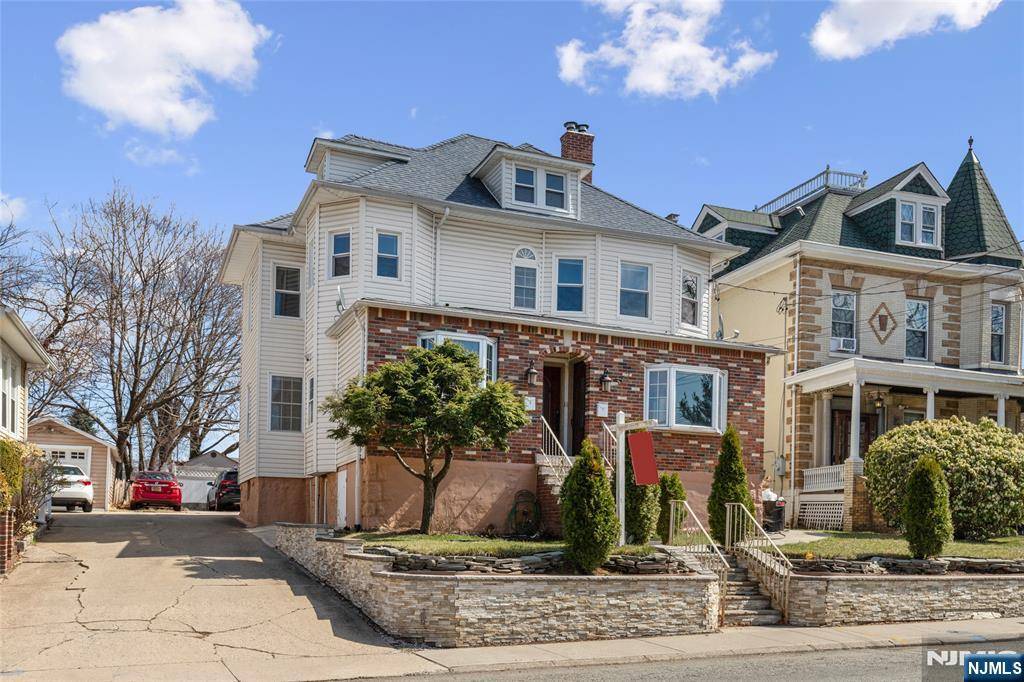 Ridgefield Park, NJ 07660,377 Main ST