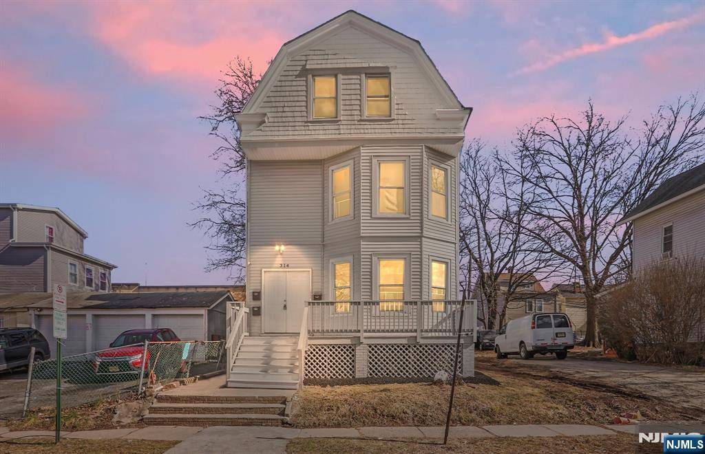 East Orange, NJ 07018,314 Amherst ST