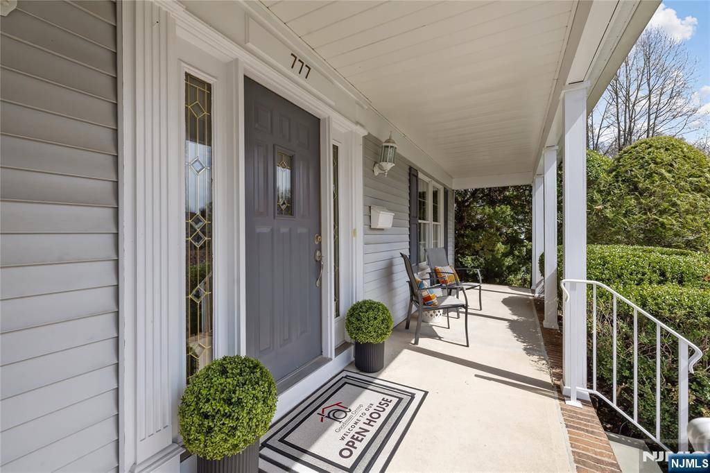 Oradell, NJ 07649,777 Battel PL