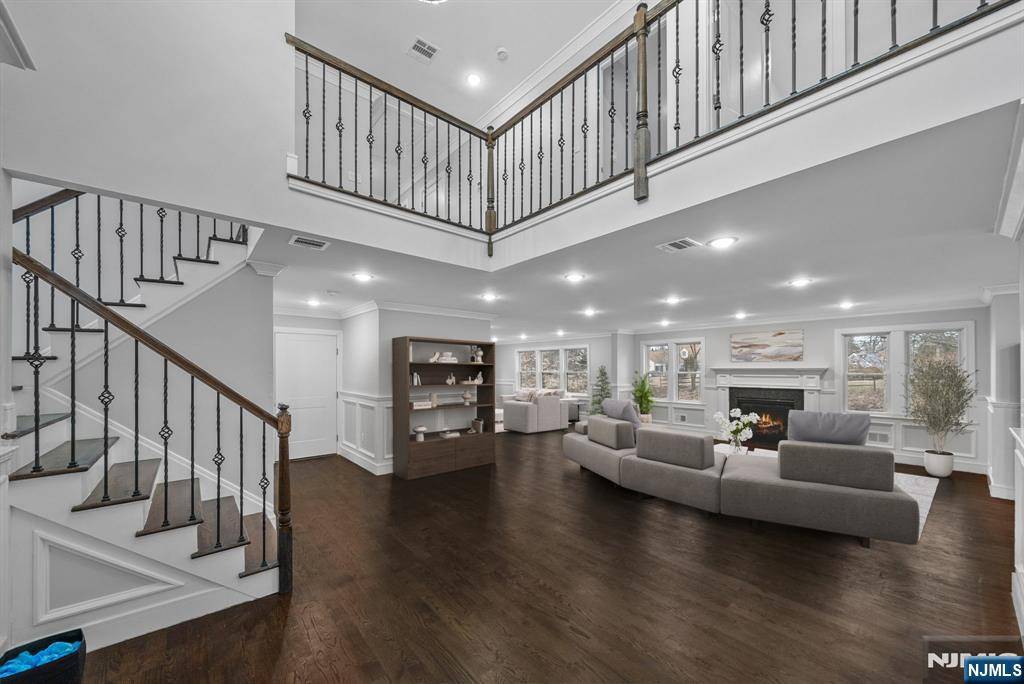 Plainfield, NJ 07060,1009 Mayfair WAY