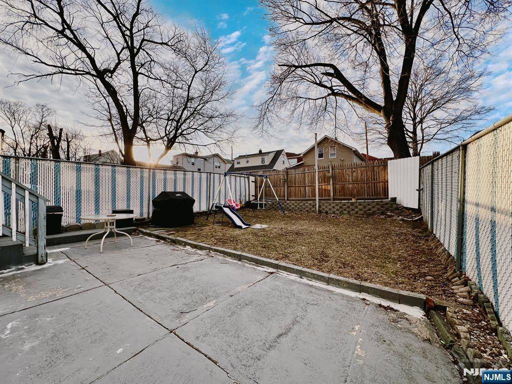 Prospect Park, NJ 07508,317 N 8th ST