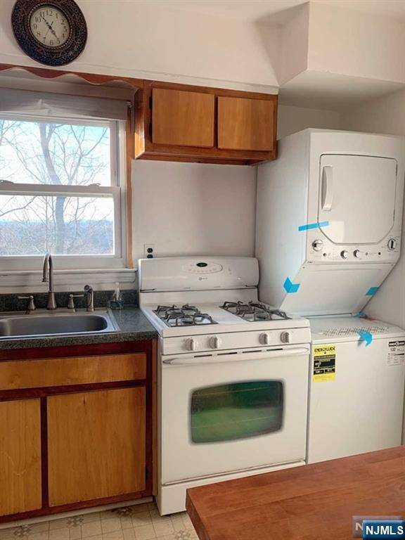 Ridgefield, NJ 07657,567 Stewart ST #2