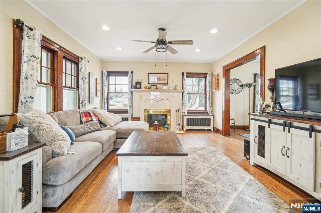 Verona, NJ 07044,105 Grove AVE