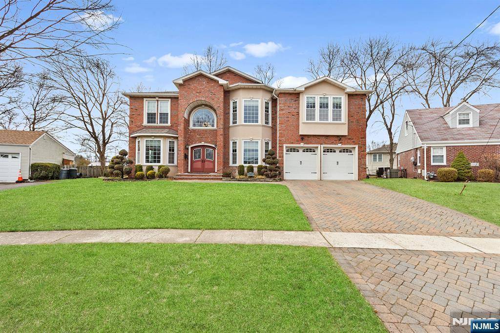 River Edge, NJ 07661,221 N Beech DR