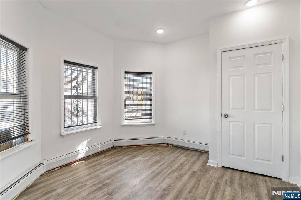 Newark, NJ 07108,27 Winans AVE