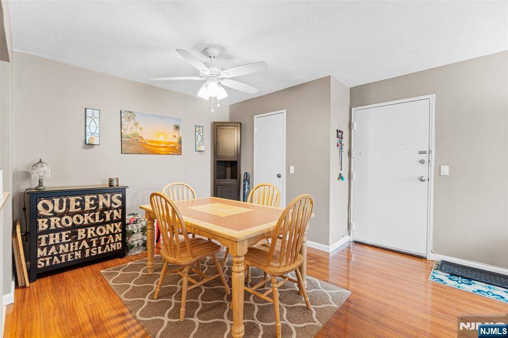 Little Ferry, NJ 07643,462 Liberty ST #212