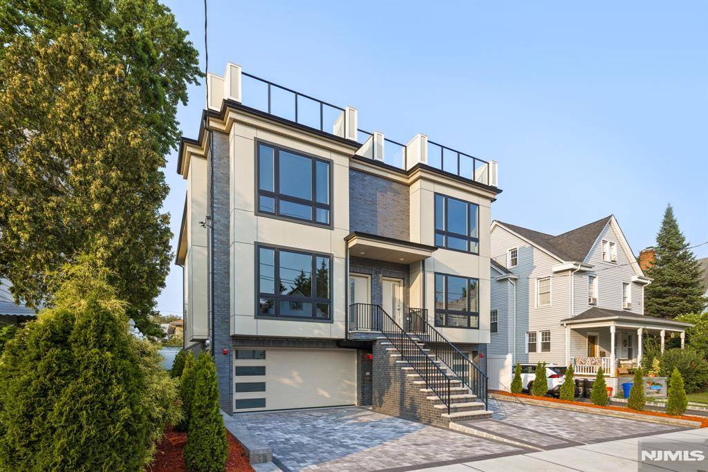 Cliffside Park, NJ 07010,59 Lincoln AVE