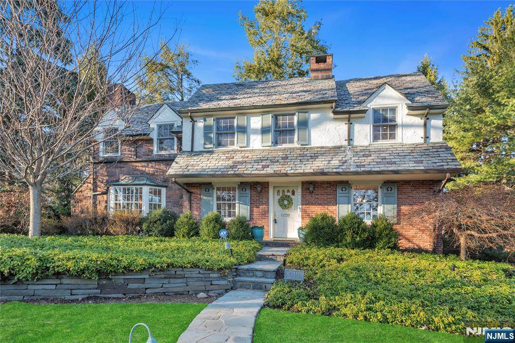 Ridgewood, NJ 07450,219 Madison PL