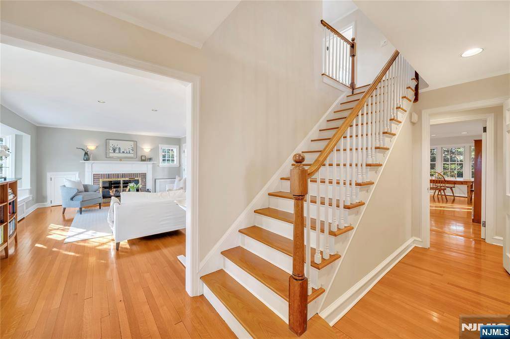Ridgewood, NJ 07450,219 Madison PL