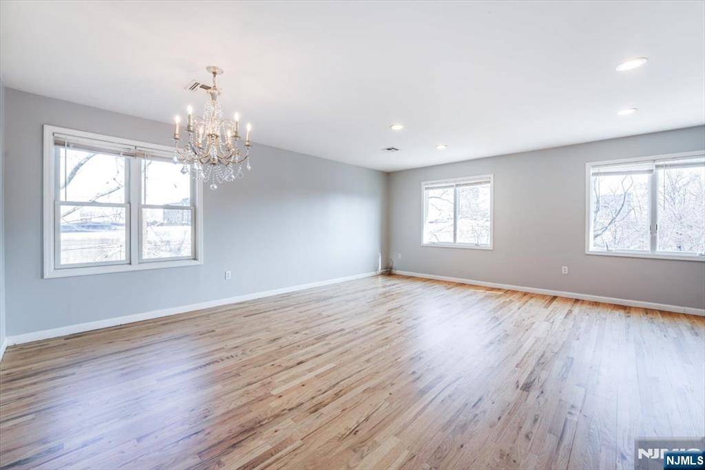 Bloomfield, NJ 07003,4 Dodd ST #2