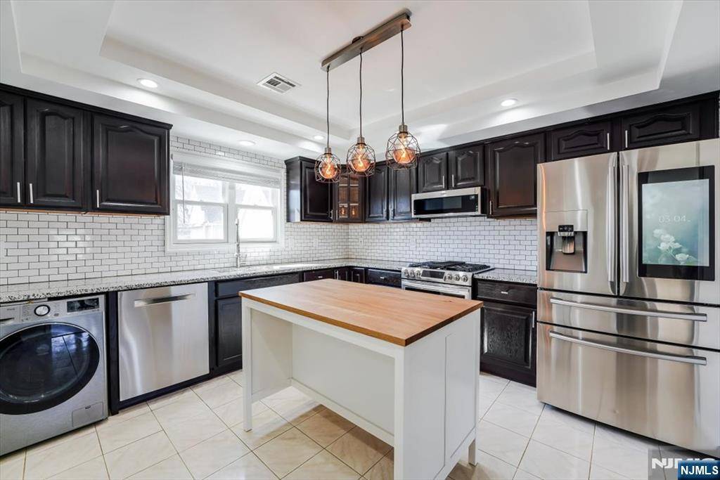 Bloomfield, NJ 07003,4 Dodd ST #2