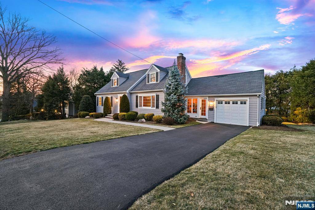 Oradell, NJ 07649,580 Fletcher AVE