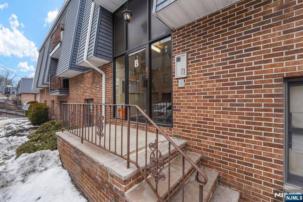 Kearny, NJ 07032,700 Schuyler AVE #B21