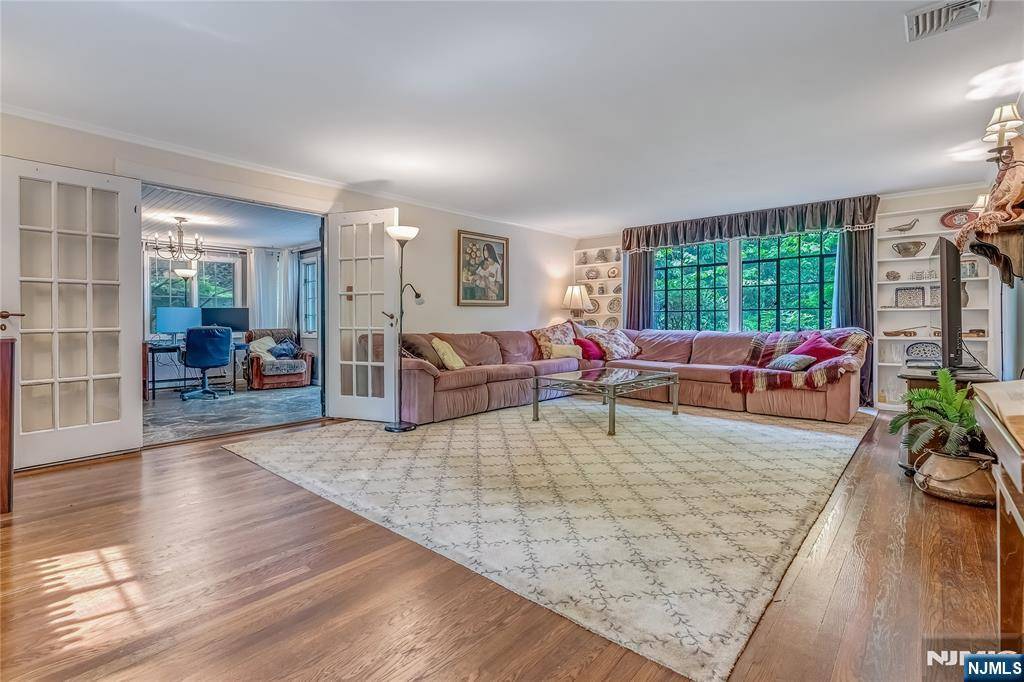 Englewood, NJ 07631,320 Lydecker ST