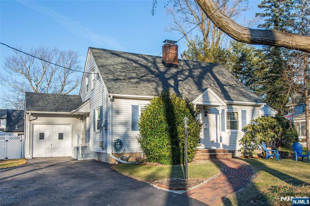 Wyckoff, NJ 07481,158 Cottage RD