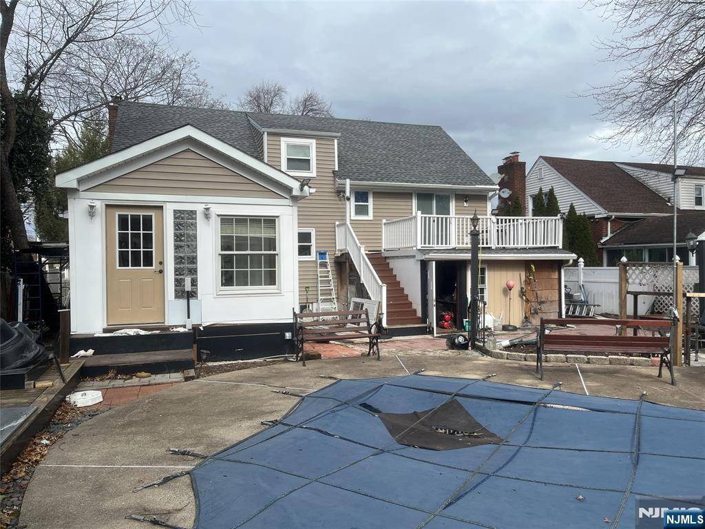 Teaneck, NJ 07666,86 Howland AVE
