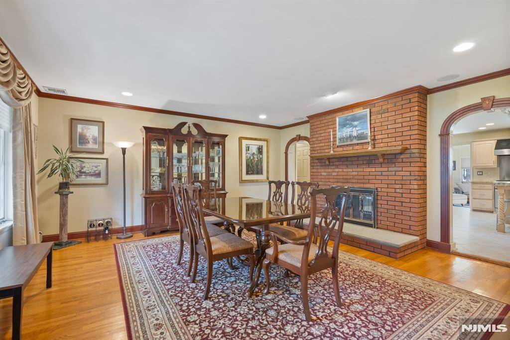 Franklin Lakes, NJ 07417,869 High Mountain RD