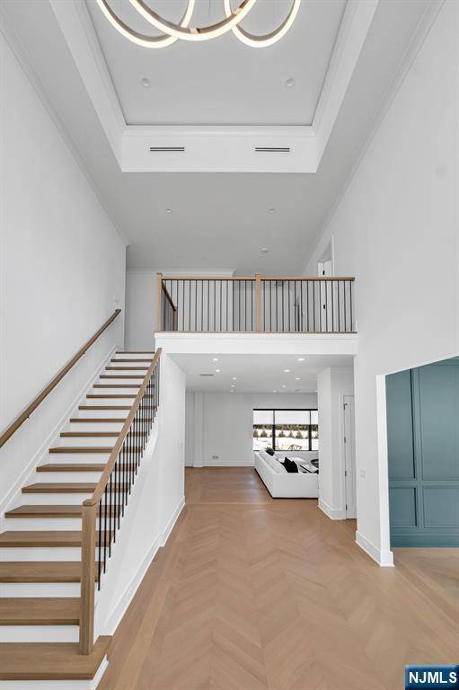 Upper Saddle River, NJ 07458,8 Orchard