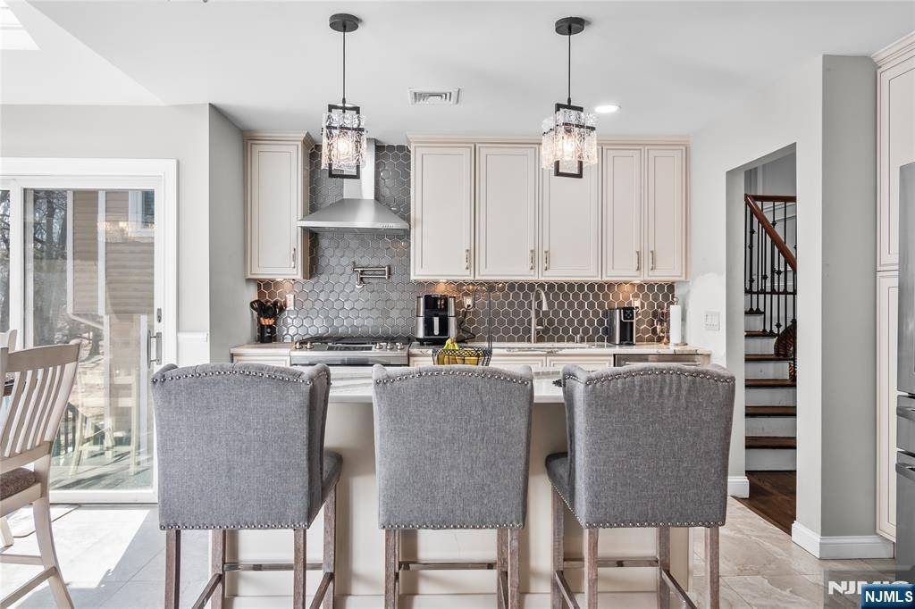 River Vale, NJ 07675,478 White Birch DR