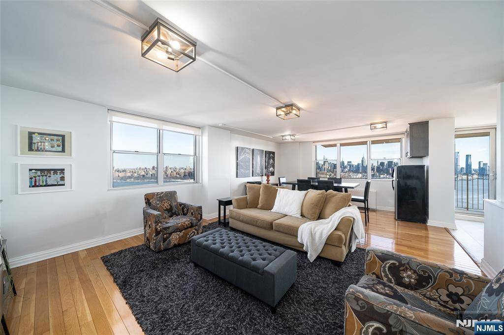 West New York, NJ 07093,6040 Boulevard East #27C