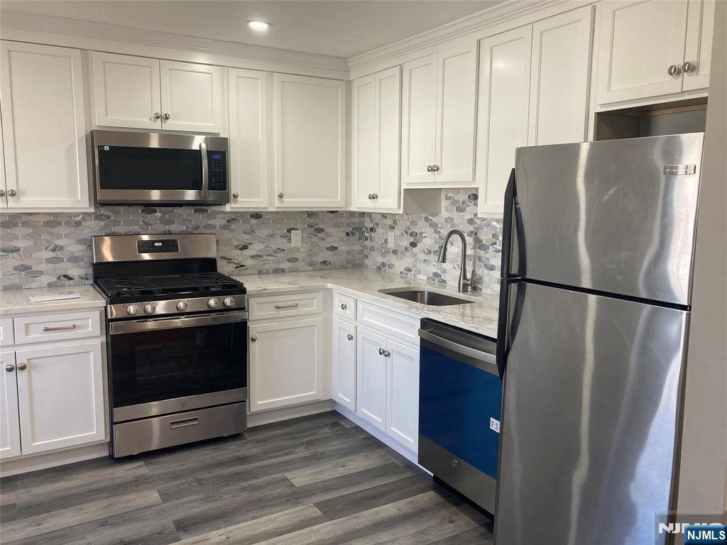 Kearny, NJ 07032,700 Schuyler #D36