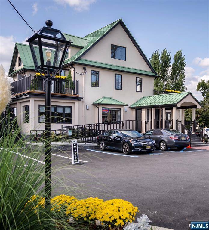 Englewood Cliffs, NJ 07632,11 Sylvan AVE