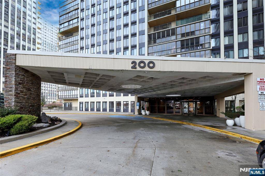 Cliffside Park, NJ 07010,200 Winston DR #2304