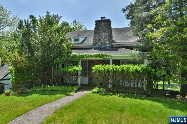 Upper Saddle River, NJ 07458,584 W Saddle River RD