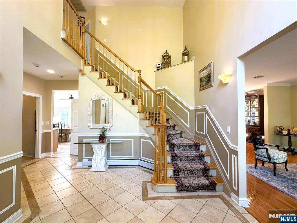 Hillsdale, NJ 07642,135 Baylor AVE