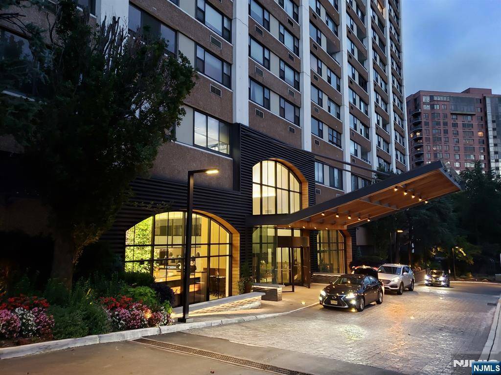 Cliffside Park, NJ 07010,250 Gorge #18k