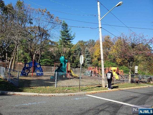 Englewood Cliffs, NJ 07632,42 Irving AVE