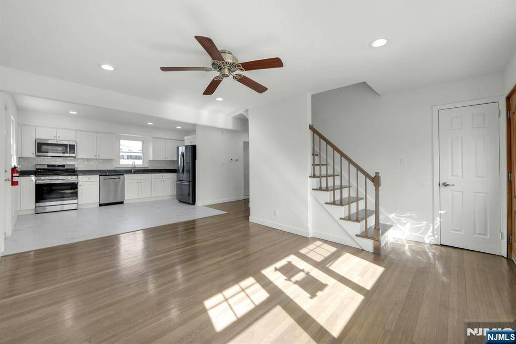 Leonia, NJ 07605,380 Grand AVE
