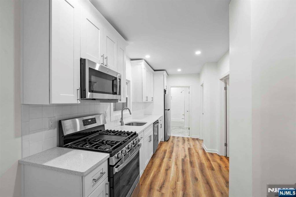Fairview, NJ 07022,425 7th ST #1
