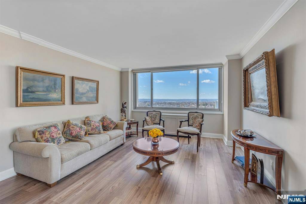 Fort Lee, NJ 07024,1600 Parker AVE #19B