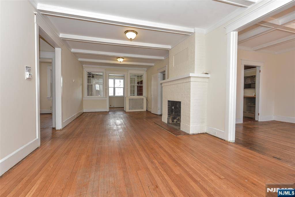 Glen Rock, NJ 07452,555 Lincoln AVE