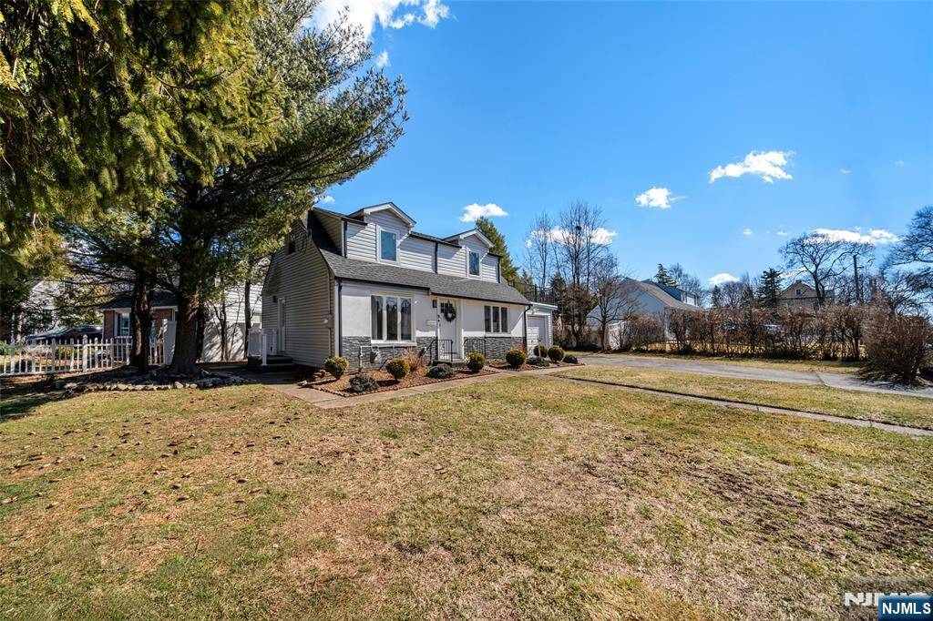Bergenfield, NJ 07621,9 Clinton Park DR
