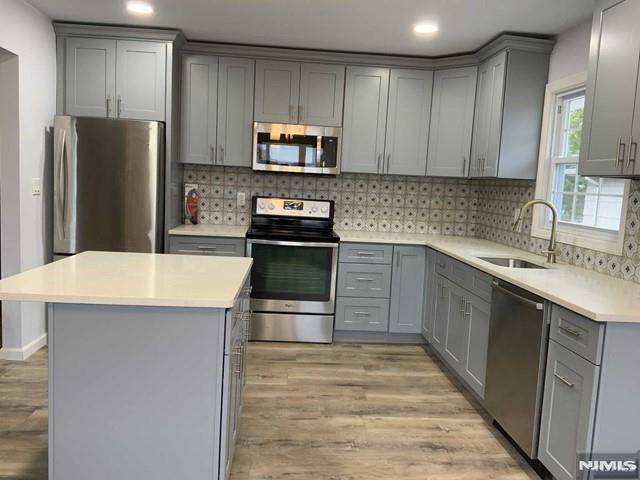 Palisades Park, NJ 07650,530 Orchard AVE #2nd Floor