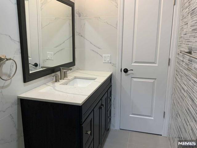 Palisades Park, NJ 07650,530 Orchard AVE #2nd Floor