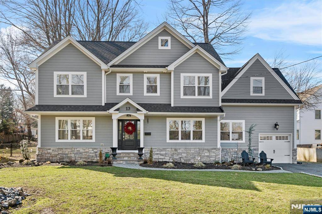 Ramsey, NJ 07446,13 Hickory PL