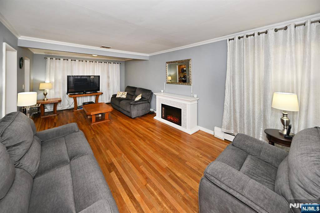 Maywood, NJ 07607,40 Lafayette AVE