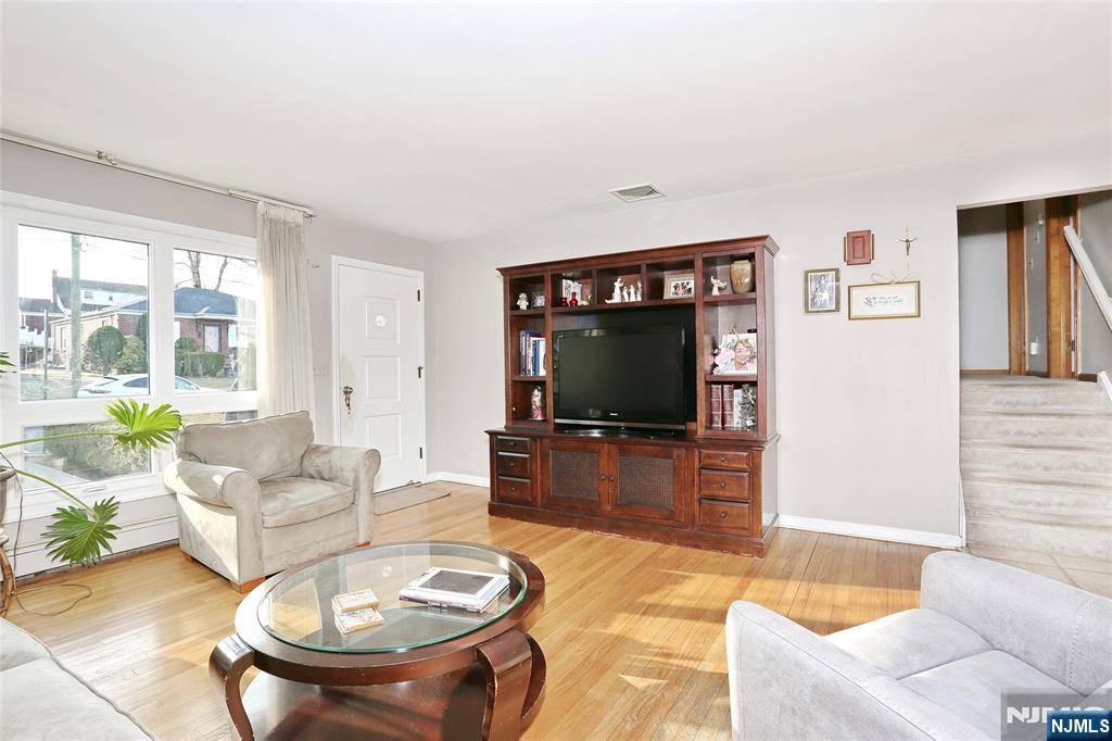 Wood Ridge, NJ 07075,141 12th ST