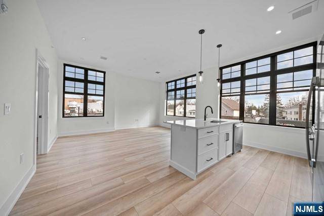 Cresskill, NJ 07626,1 Union AVE #205