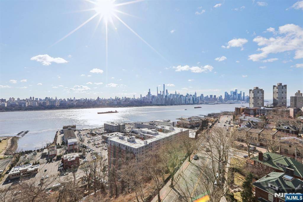 North Bergen, NJ 07047,7855 Boulevard East #11J