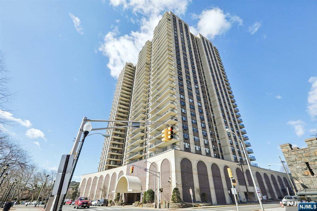 North Bergen, NJ 07047,7855 Boulevard East #11J