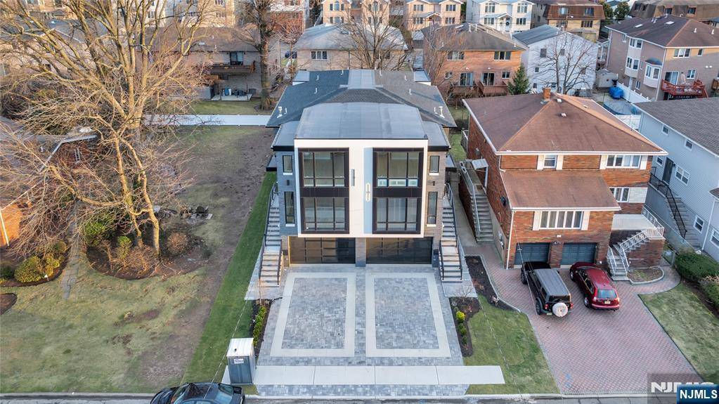 Palisades Park, NJ 07650,320 Glen AVE #B