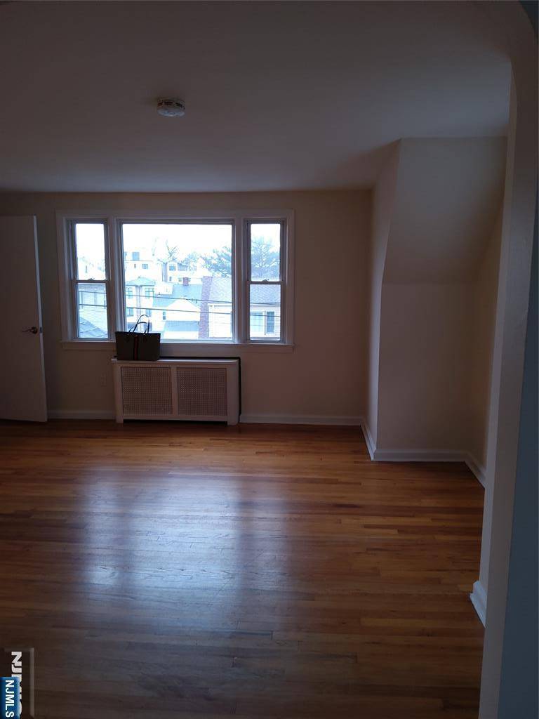 Fort Lee, NJ 07024,812 Fairview LN